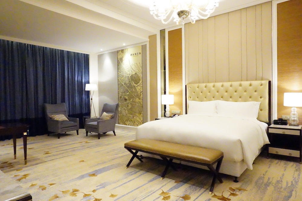 Habitación de Lujo, 1 cama king size del hotel Sofitel Shanghai Hongqiao. Foto 1