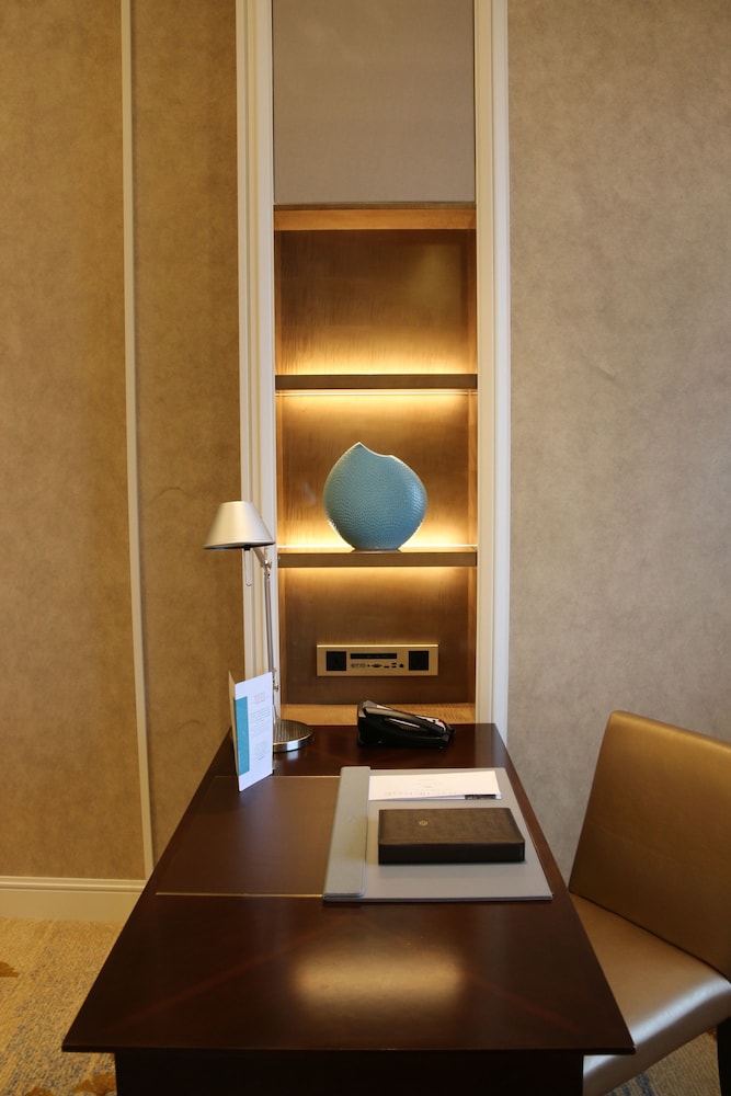 Habitación de Lujo, 1 cama king size del hotel Sofitel Shanghai Hongqiao. Foto 5