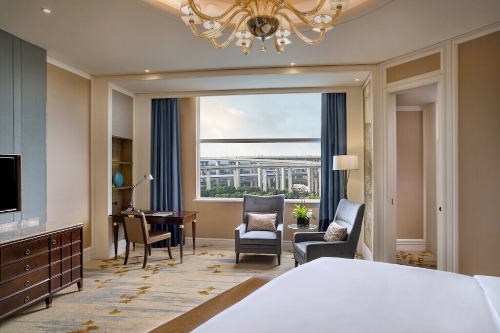 SUITE JUNIOR, 1 Cama King Size del hotel Sofitel Shanghai Hongqiao. Foto 6