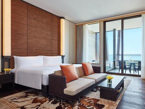 Suite Deluxe, 1 Cama King, Vistas al Océano del hotel Grand Hyatt Sanya Haitang Bay Resort and Spa. Foto 1