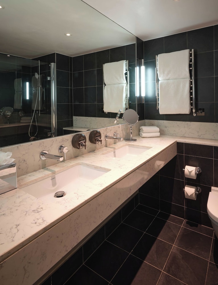 Suite del hotel The Resident Soho. Foto 3