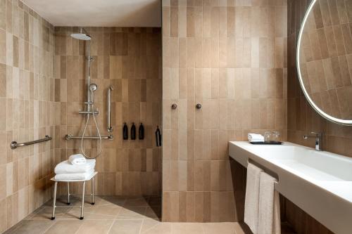 Superior Side Sea View del hotel Sunlight Bahia Principe Tenerife. Foto 7