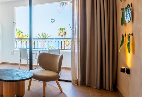 Junior Suite Deluxe Side Sea View The Club del hotel Sunlight Bahia Principe Tenerife. Foto 7