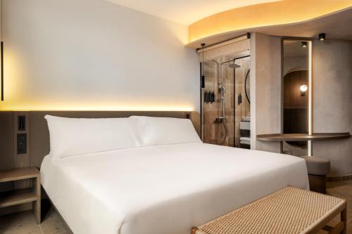 Junior Suite Deluxe Side Sea View The Club del hotel Sunlight Bahia Principe Tenerife. Foto 16