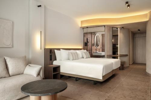 Junior Suite Deluxe Side Sea View The Club del hotel Sunlight Bahia Principe Tenerife. Foto 17