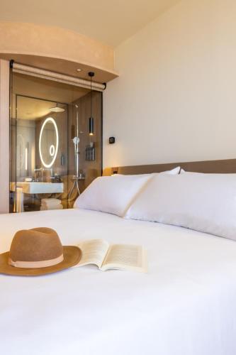 Junior Suite Deluxe The Club del hotel Sunlight Bahia Principe Tenerife. Foto 10