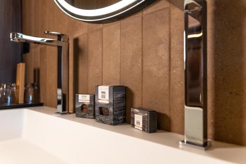 Junior suite Vista Jardín Club 1 Cama doble del hotel Sunlight Bahia Principe Tenerife. Foto 4