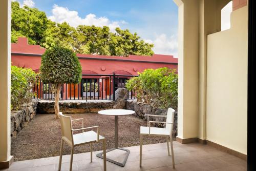 Suite Junior Deluxe del hotel Sunlight Bahia Principe Tenerife. Foto 14