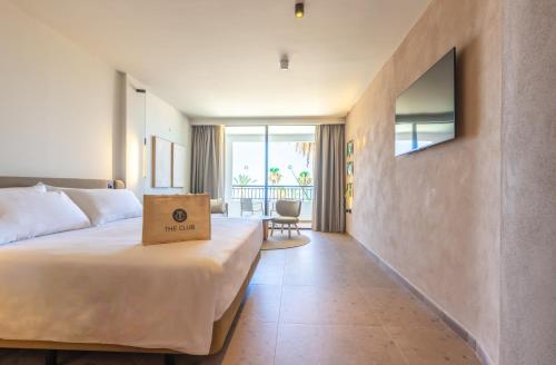 Junior suite Lujo Vista Jardín Club 1 Cama doble del hotel Sunlight Bahia Principe Tenerife. Foto 4