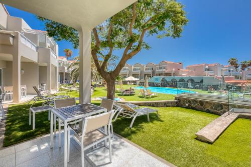 Apartamento superior con terraza para uso mono o monoparental del hotel LIVVO Koala Garden. Foto 1