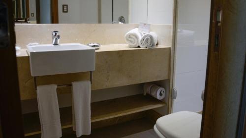 Habitación Doble Estándar - 2 camas del hotel Atlântico Travel. Foto 1