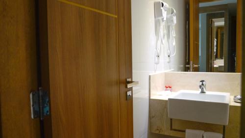 Habitación Cuádruple Deluxe del hotel Atlântico Travel. Foto 3