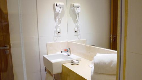 Habitación Cuádruple Deluxe del hotel Atlântico Travel. Foto 4