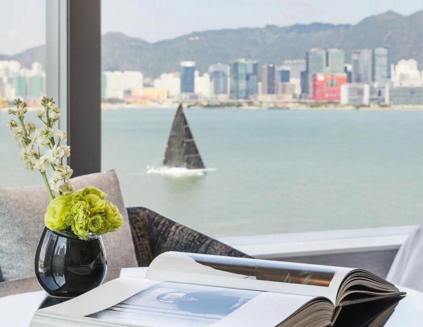 Habitación Deluxe, 2 camas individuales, vistas al puerto del hotel Hyatt Centric Victoria Harbour Hong Kong. Foto 1