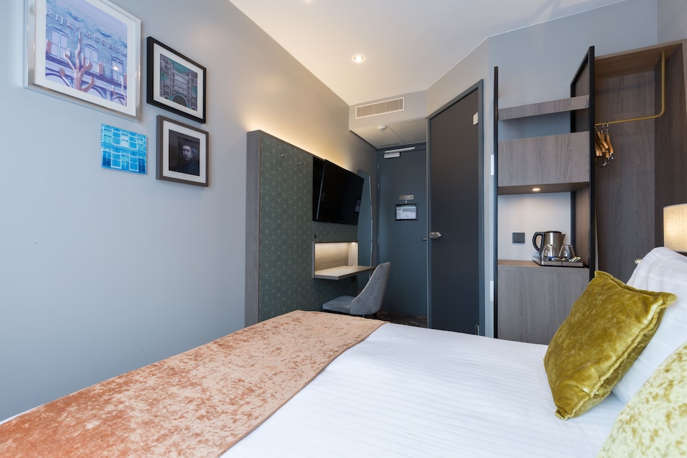 Habitación Confort, 1 cama doble del hotel Leonardo Boutique Museumhotel. Foto 8
