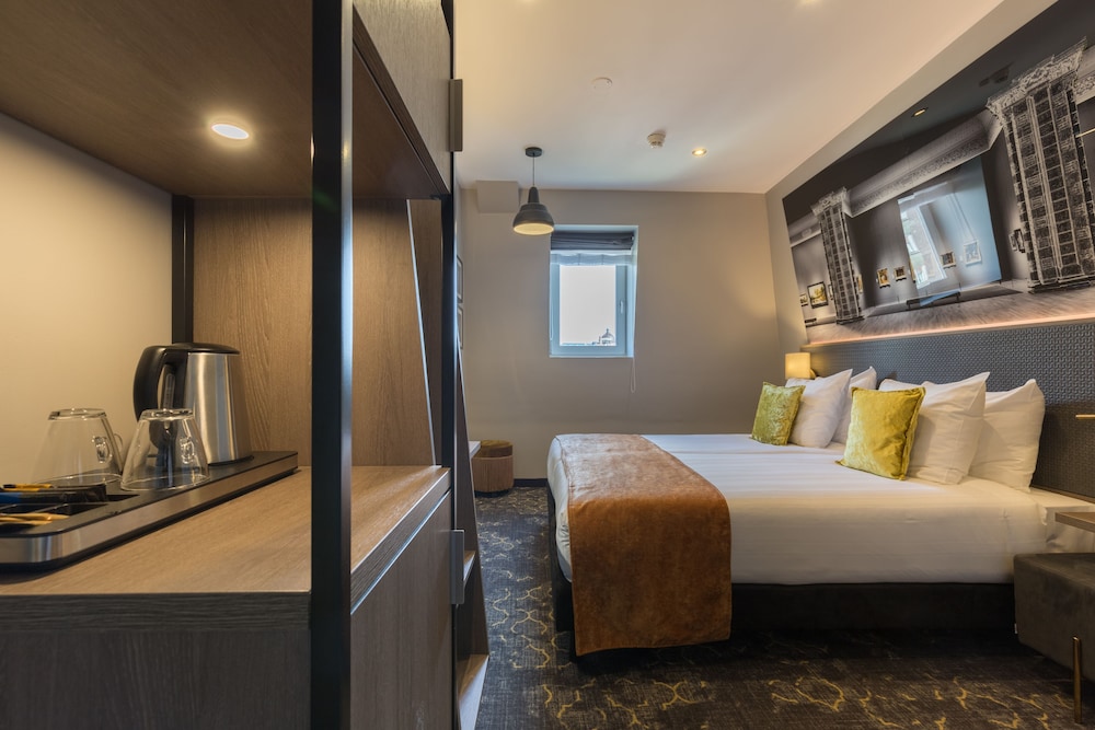 Habitación Confort, 1 cama doble del hotel Leonardo Boutique Museumhotel. Foto 9