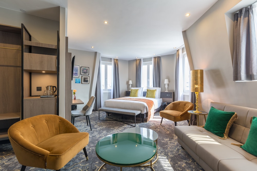 Habitación Confort (1 Double Bed 1 Twin Bed) del hotel Leonardo Boutique Museumhotel. Foto 1
