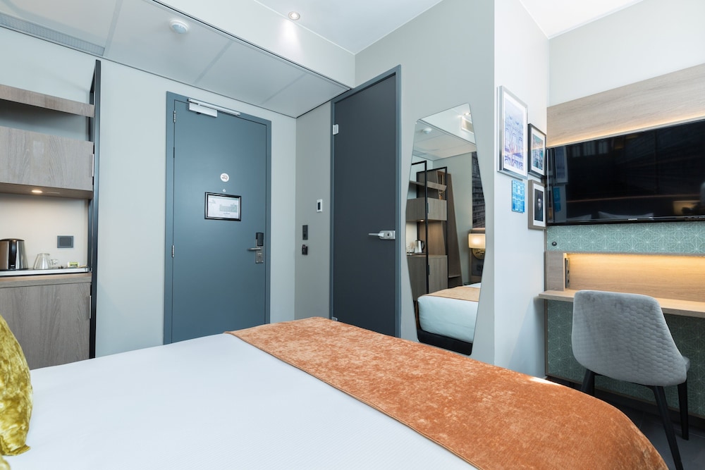 Habitación Confort, 1 cama doble (Limited View) del hotel Leonardo Boutique Museumhotel. Foto 5
