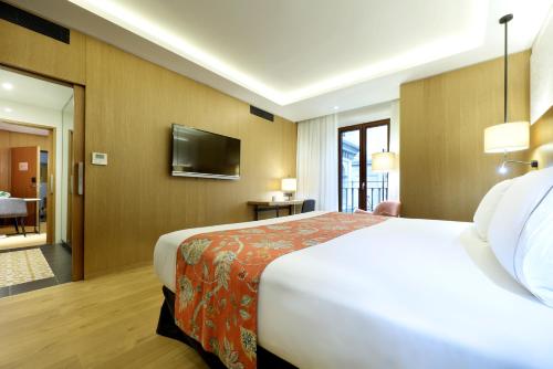 Suite Junior con vistas del hotel Áurea Catedral By Eurostars Company. Foto 5