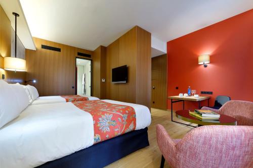 Habitación Triple del hotel Áurea Catedral By Eurostars Company. Foto 4