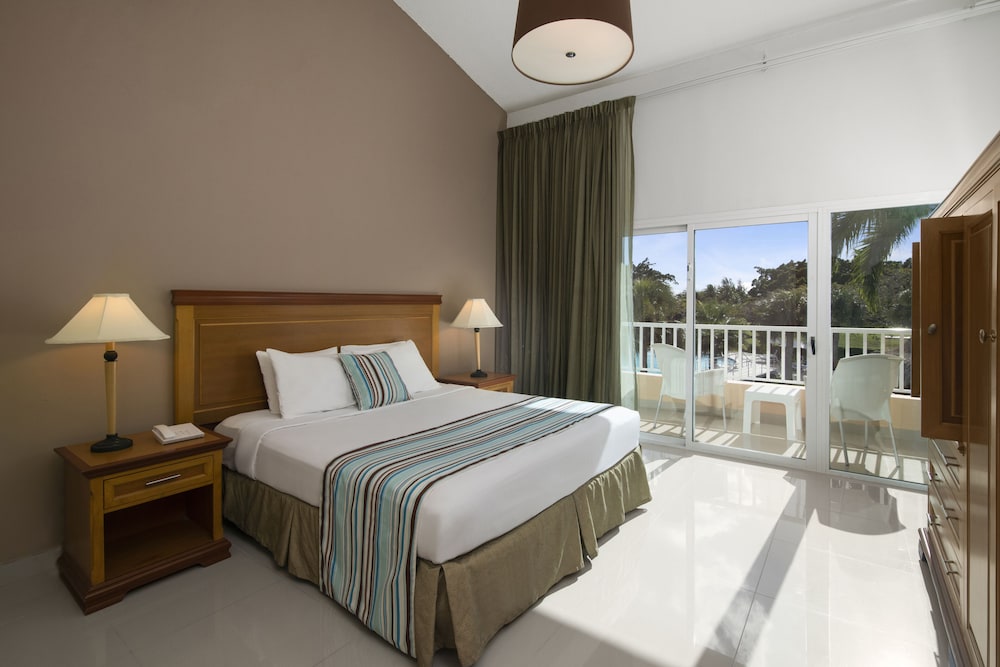 Suite Pool View del hotel Hodelpa Garden Suites Golf and Convention Center