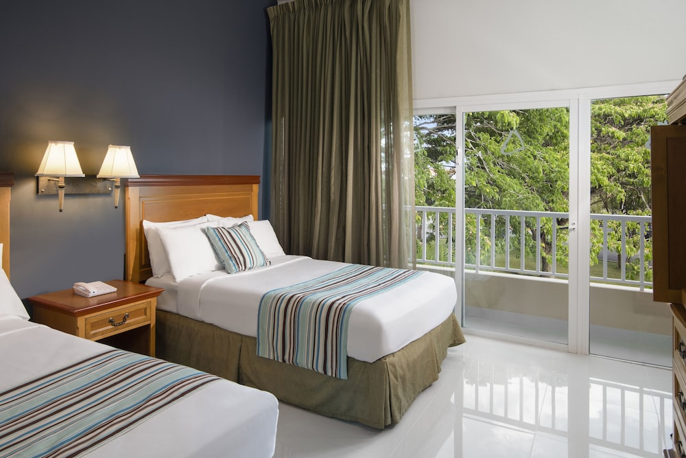 Suite Pool View del hotel Hodelpa Garden Suites Golf and Convention Center. Foto 4