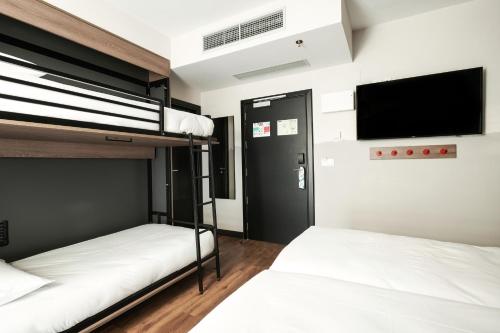 Habitación Familiar (4 huéspedes) del hotel Generator Madrid. Foto 6
