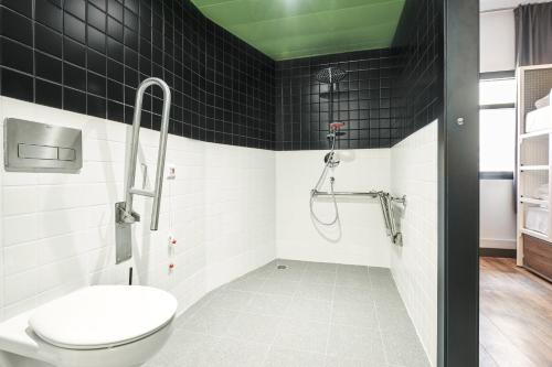 Habitación Doble Económica - 2 camas del hotel Generator Madrid. Foto 4