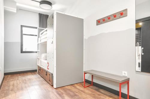 Habitación Doble Económica - 2 camas del hotel Generator Madrid. Foto 6