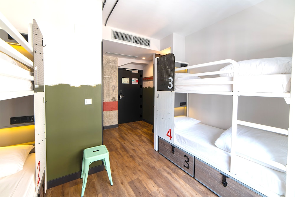 Private 4 bed Room del hotel Generator Madrid. Foto 5