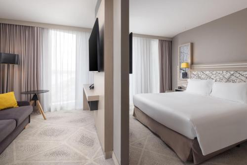 Suite Junior del hotel Hilton Garden Inn Bordeaux Centre. Foto 8