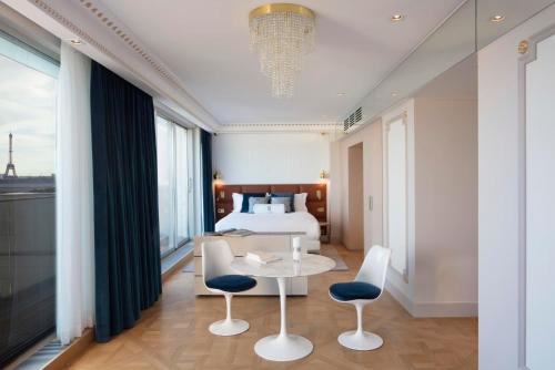 Suite Prestige con vistas a la Torre Eiffel del hotel Bowmann