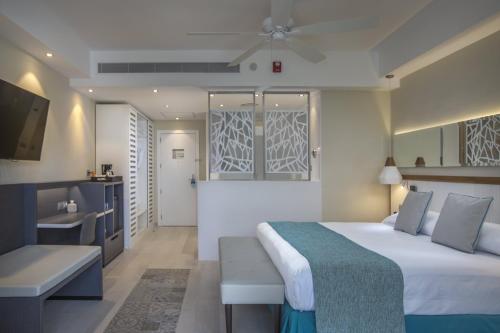 Suite Junior Superior del hotel Catalonia Royal La Romana - All Inclusive - Adults Only. Foto 2