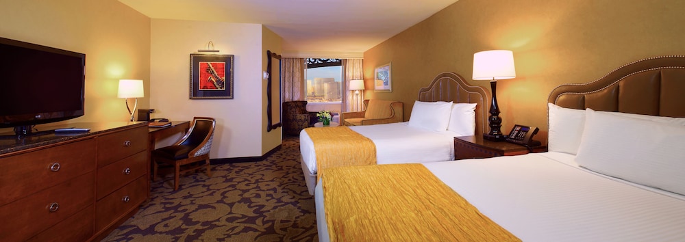 Strip View 2 Queen Beds Non Smoking del hotel The Orleans and Casino. Foto 1