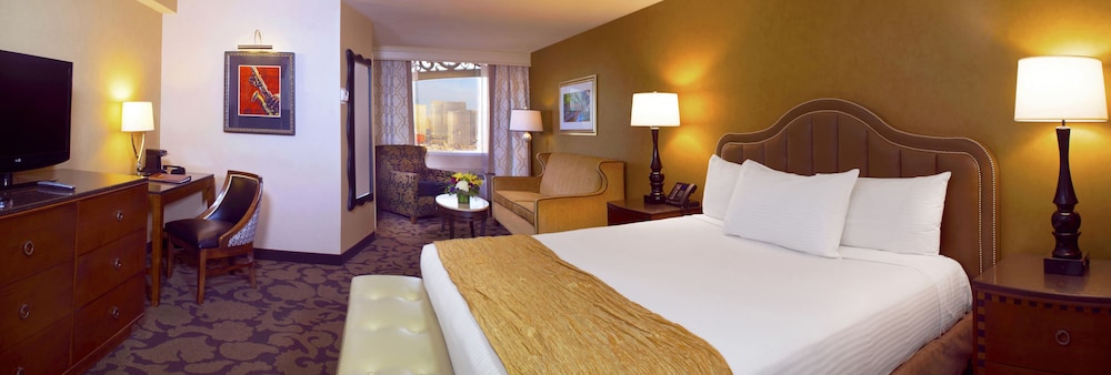 Strip View 1 King Bed Non Smoking del hotel The Orleans and Casino. Foto 3