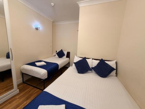 Habitación Triple del hotel King's Cross. Foto 7