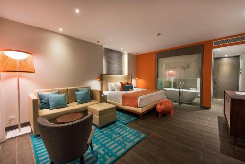 Suite Pad con acceso directo a la piscina del hotel Nickelodeon Hotels and Resorts Punta Cana, Gourmet All Inclusive By Karisma