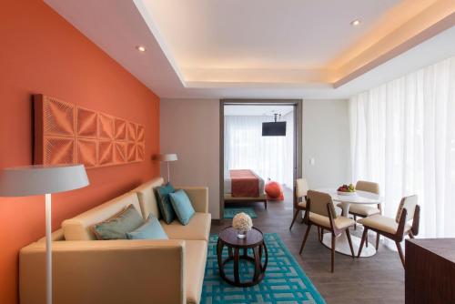 Suite Swank con piscina pequeña del hotel Nickelodeon Hotels and Resorts Punta Cana, Gourmet All Inclusive By Karisma. Foto 1