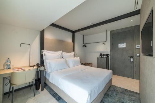 Habitación Doble con vistas a la ciudad del hotel Porto Royal Bridges. Foto 1