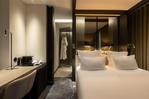 Habitación Doble Deluxe Premium del hotel Porto Royal Bridges. Foto 8
