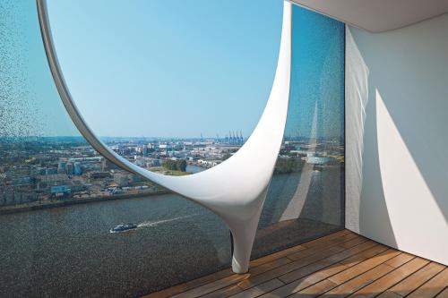Suite Presidencial Owner con vistas a la ciudad / río Elba - Cama extragrande del hotel The Westin Hamburg. Foto 4