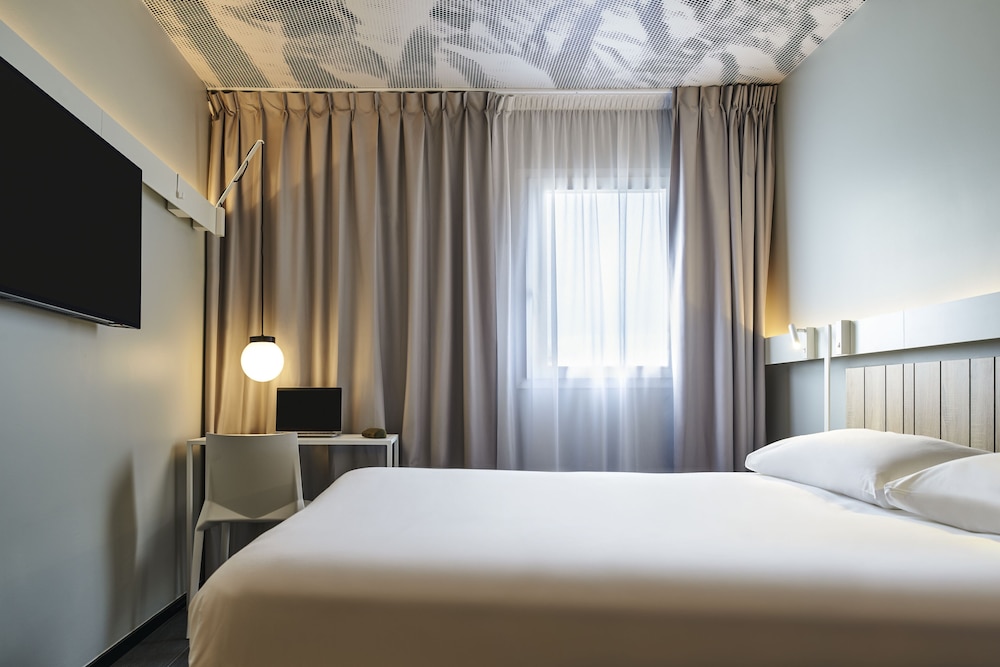 Habitación estándar, 1 cama doble del hotel Ibis Paris Nation Davout. Foto 1