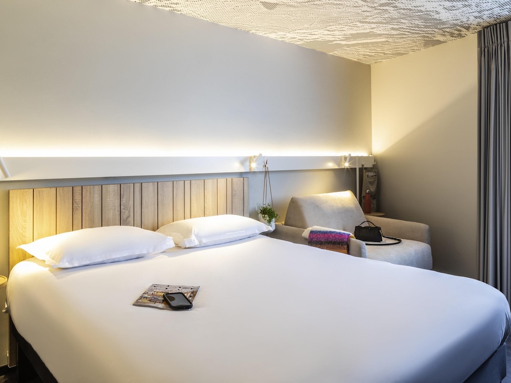 Habitación estándar, varias camas del hotel Ibis Paris Nation Davout