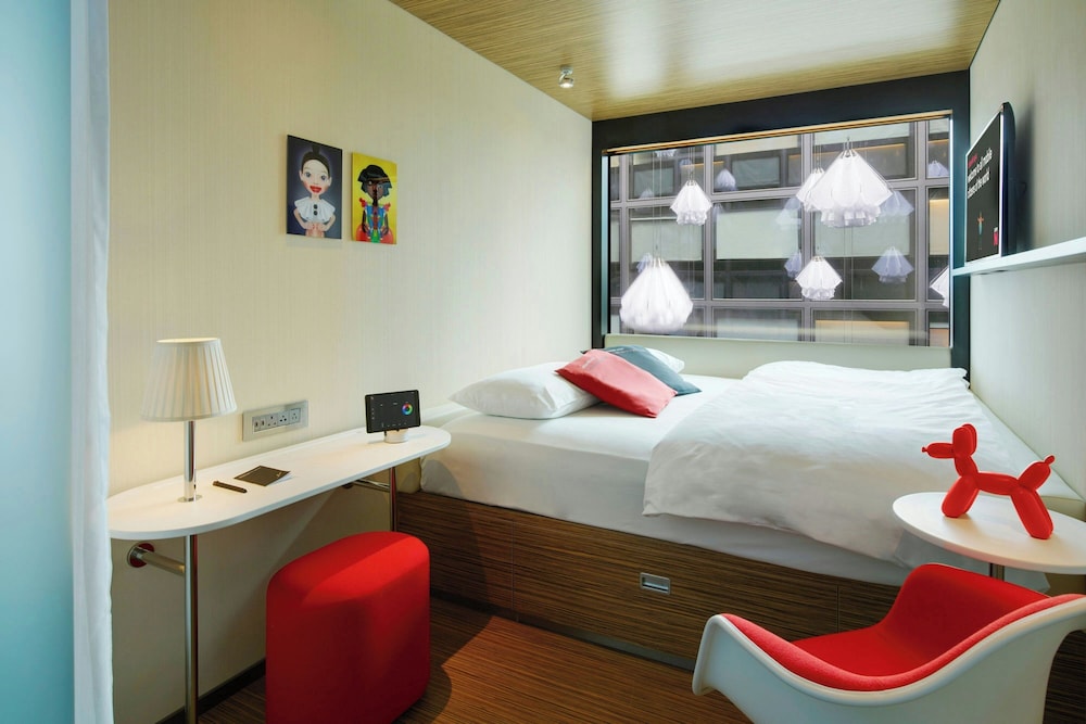 Habitación, 1 cama de matrimonio grande del hotel Citizenm Tower Of London. Foto 6