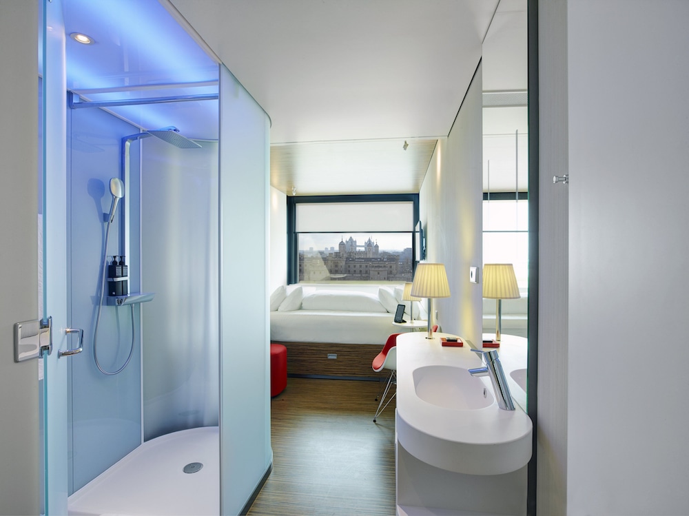 Habitación, 1 cama de matrimonio grande (High Floor) del hotel Citizenm Tower Of London. Foto 1