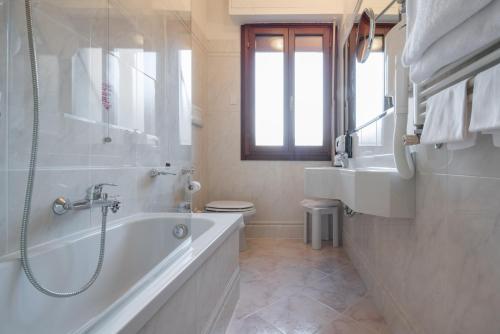 Habitación Doble Clásica del hotel Cavalletto E Doge Orseolo. Foto 9