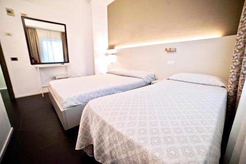 Habitación Triple del hotel Centrale. Foto 6