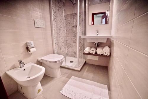 Habitación Cuádruple del hotel Centrale. Foto 1