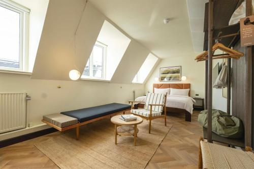 Habitación Deluxe con cama extragrande del hotel Mayfair. Foto 1