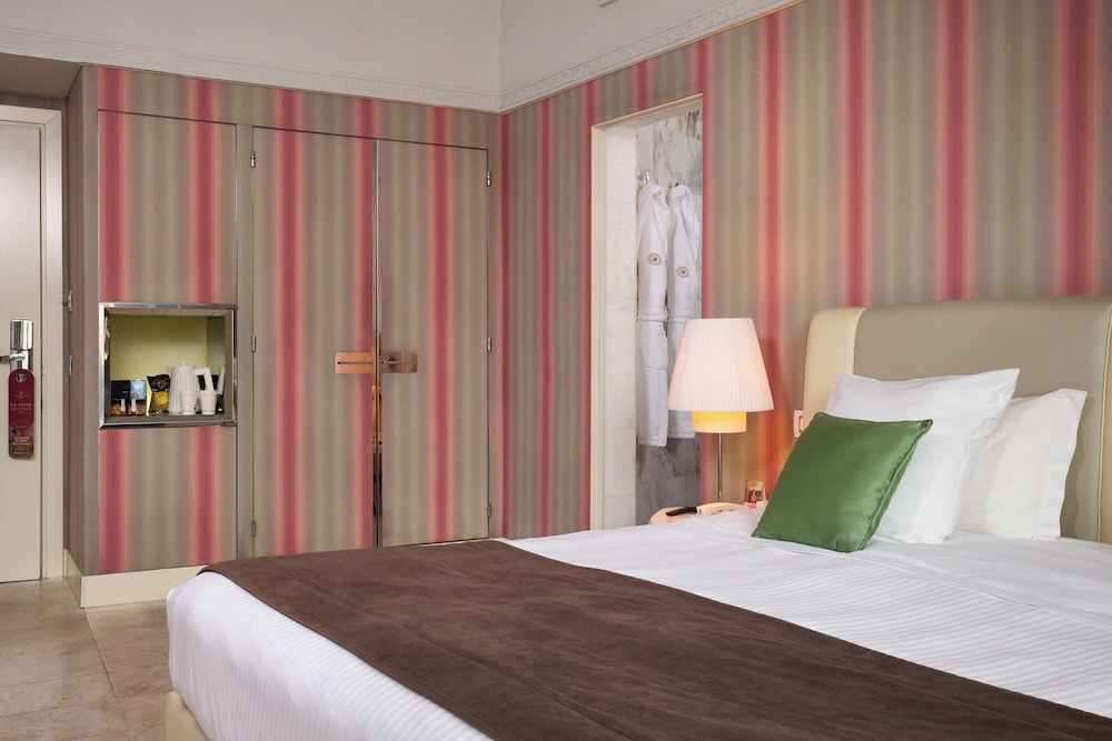Habitación superior con 2 camas individuales del hotel Grand Palace. Foto 3